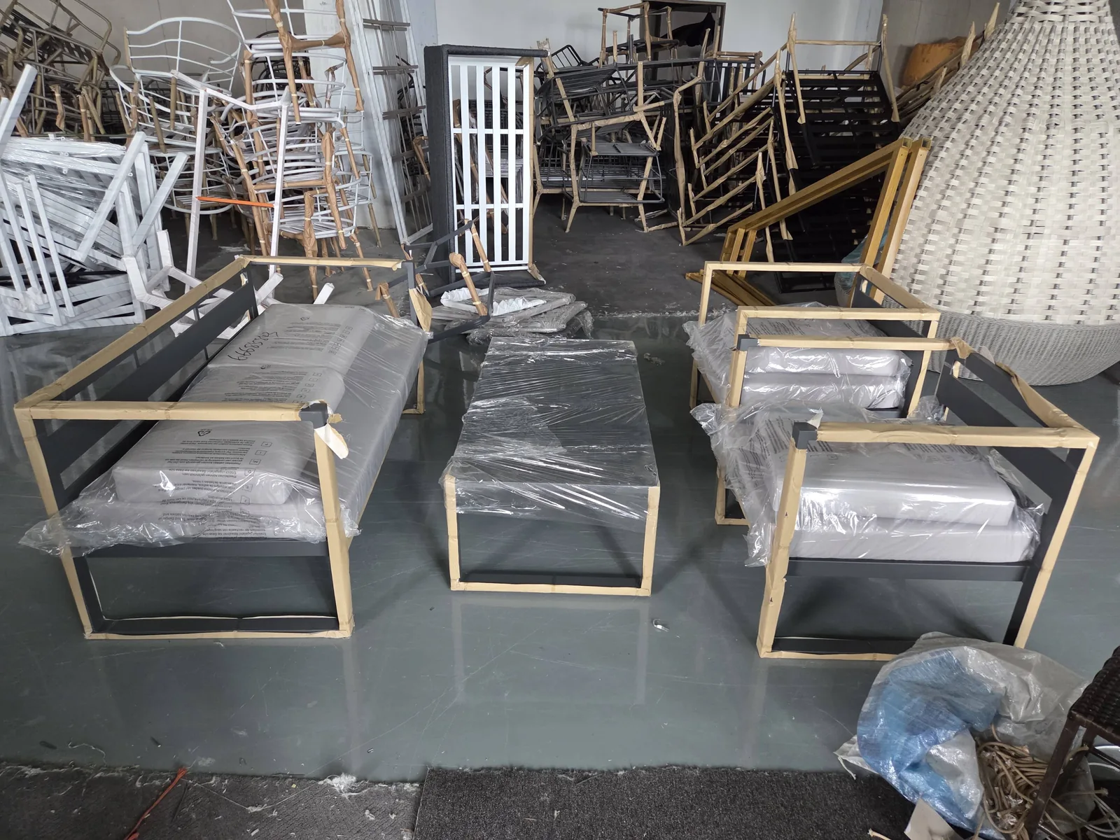 Export wooden crating for outdoor furniture sets before container loading